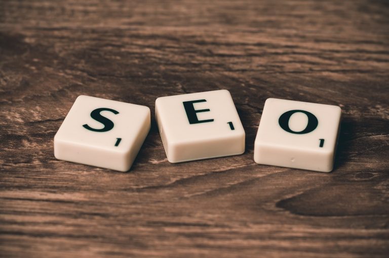 seo-tre-bord-bokstaver-seo